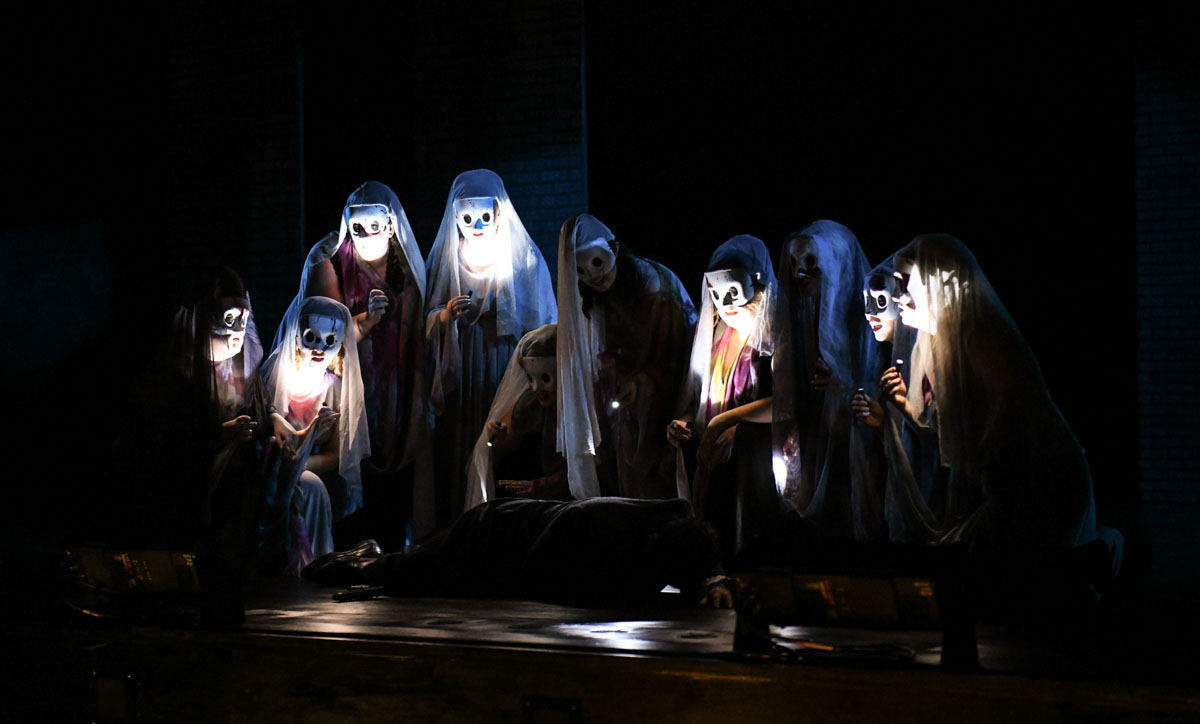 Macbeth (Opera Idao) Photo: Jonathan Collins